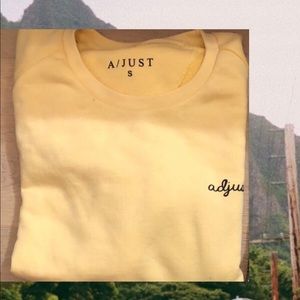 Long sleeve light sweatshirt